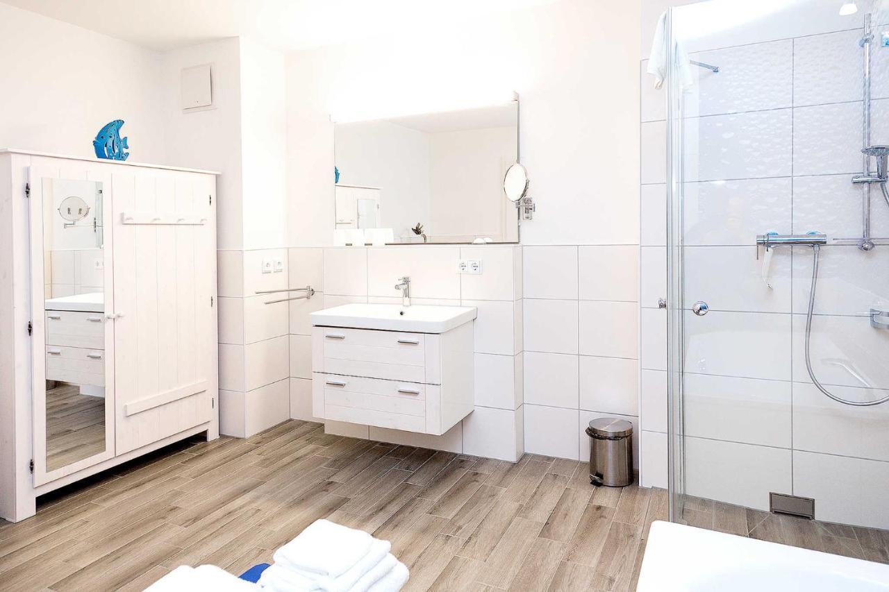 Traumfaengerloge -Hafenresidenz Apartment วาเริน ภายนอก รูปภาพ